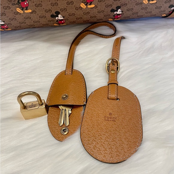 GUCCI x Disney Mickey Duffle Bag Collector’s Item (Unused) - Picture 12 of 15